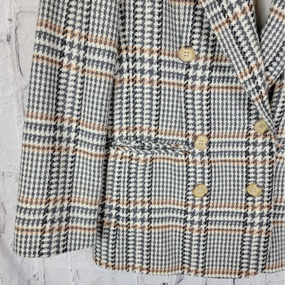Classic Plaid Women's Blazer - Picture 5 of 7